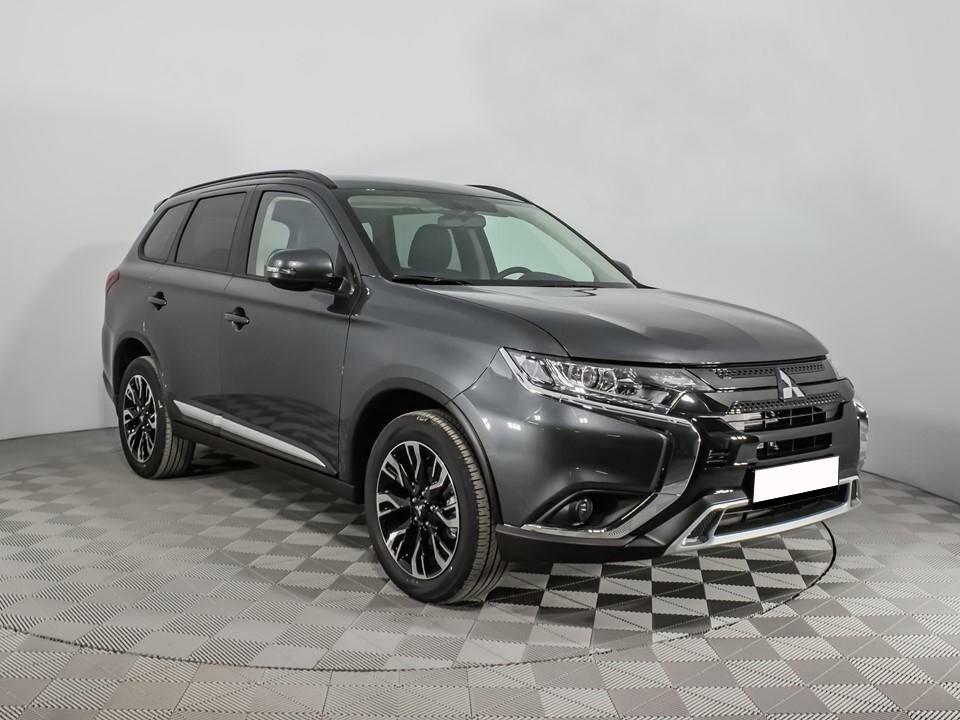 Mitsubishi Outlander 2021, серый