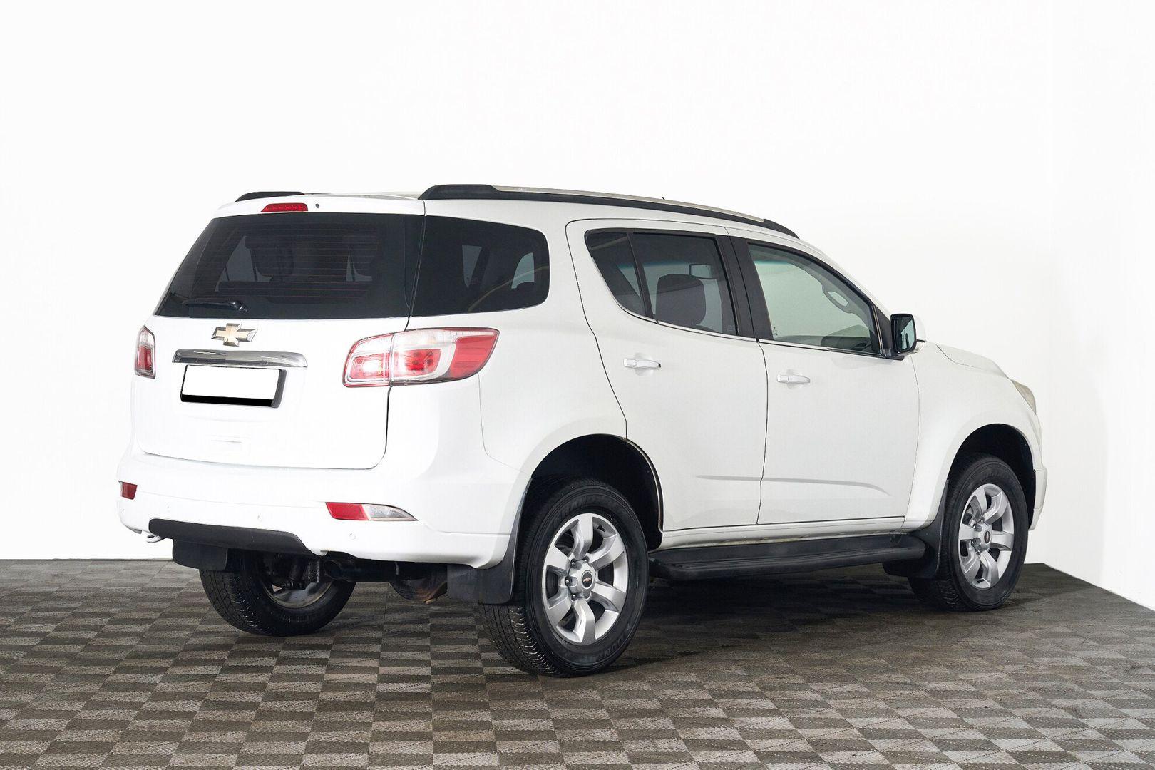Chevrolet TrailBlazer 2013, белый