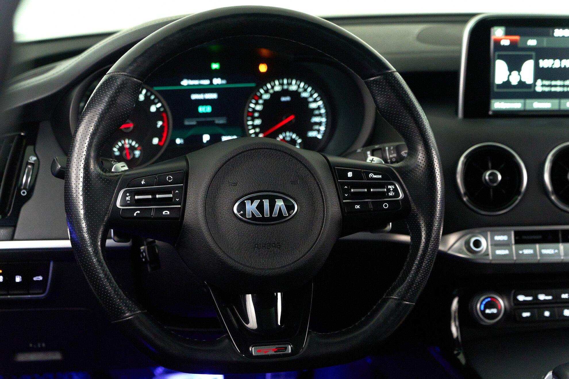 Kia Stinger 2019, синий