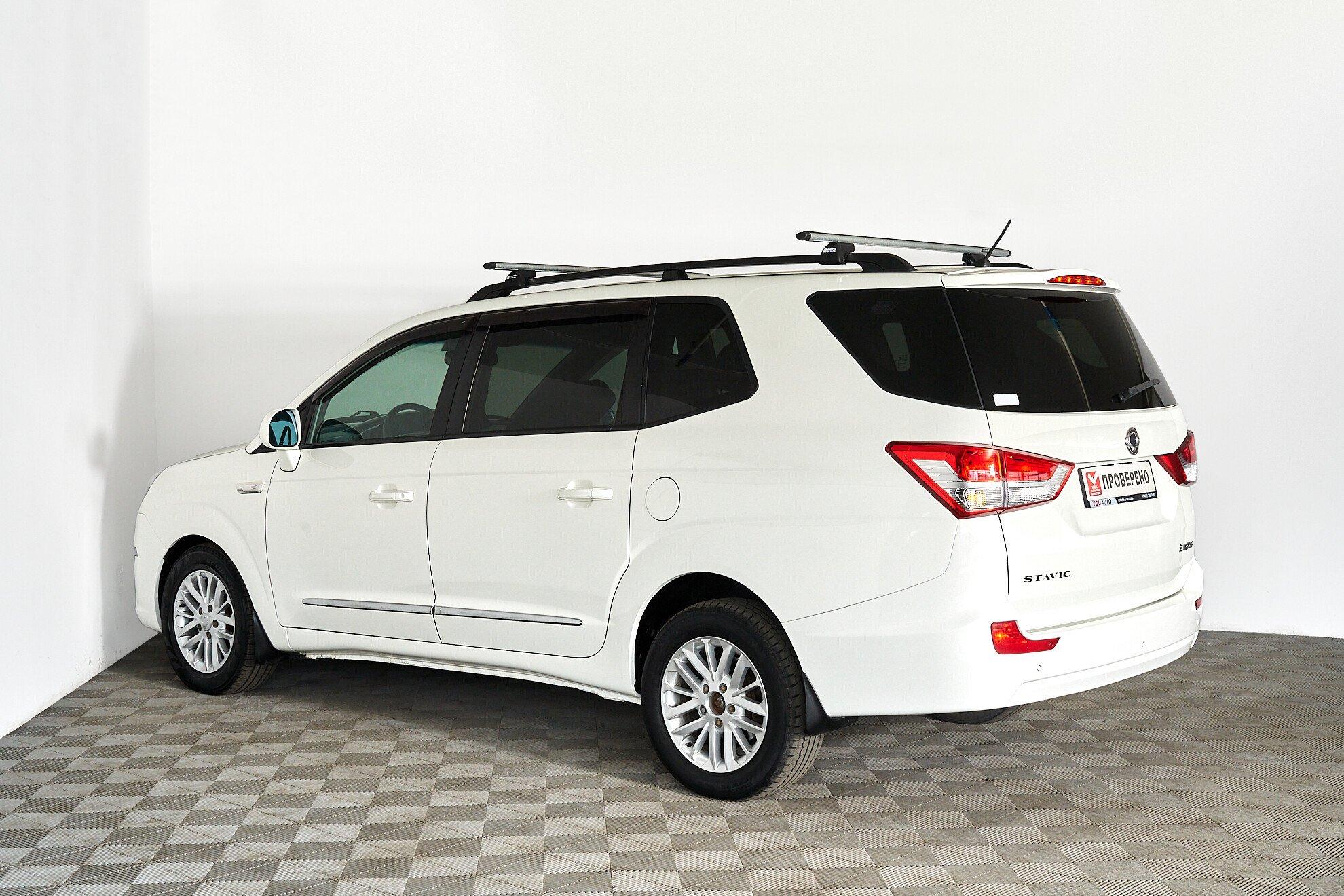 SsangYong Stavic 2014, белый