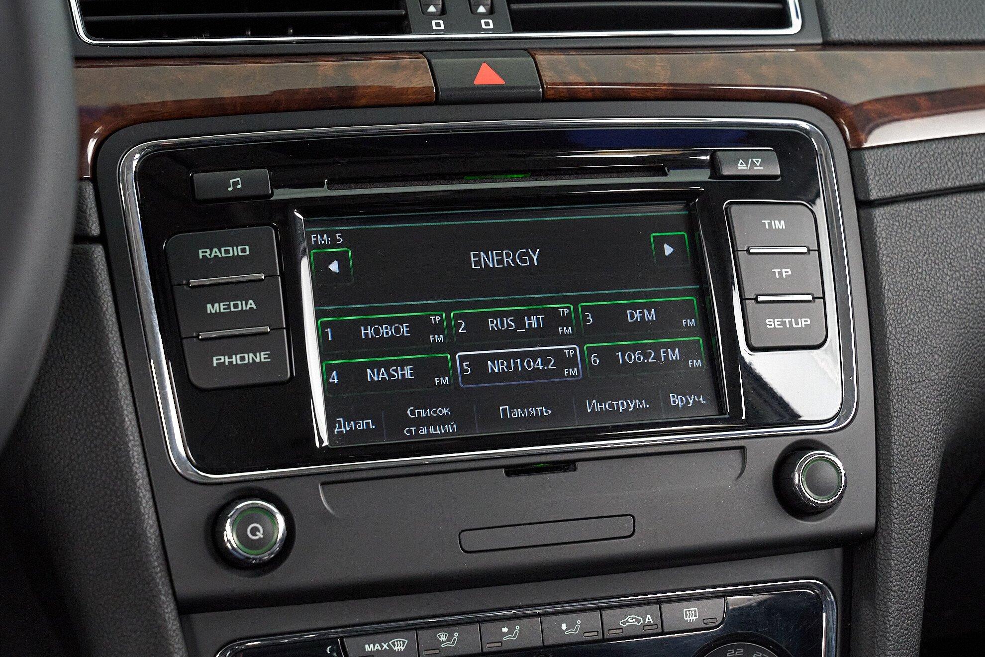Skoda Superb 2013, серебряный