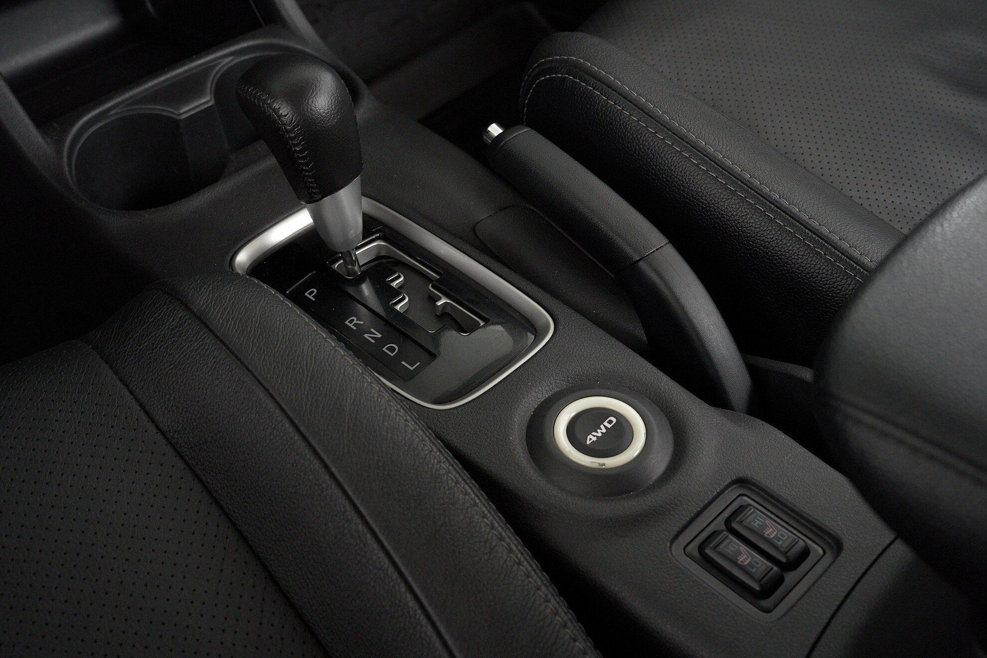 Mitsubishi Outlander 2014, черный