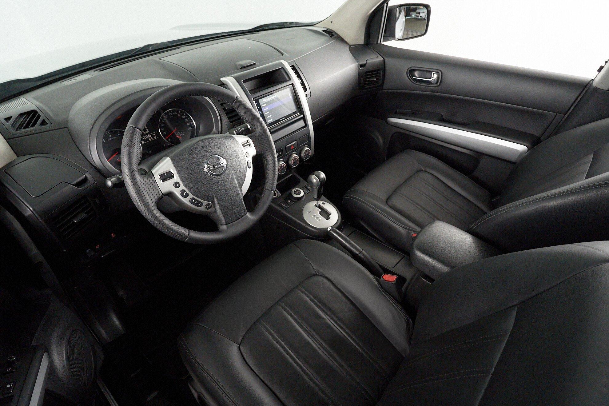 Nissan X-Trail 2012, серебряный