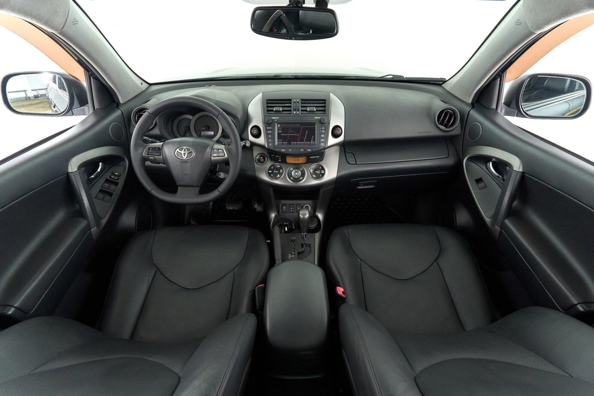 Toyota RAV4 2010, черный