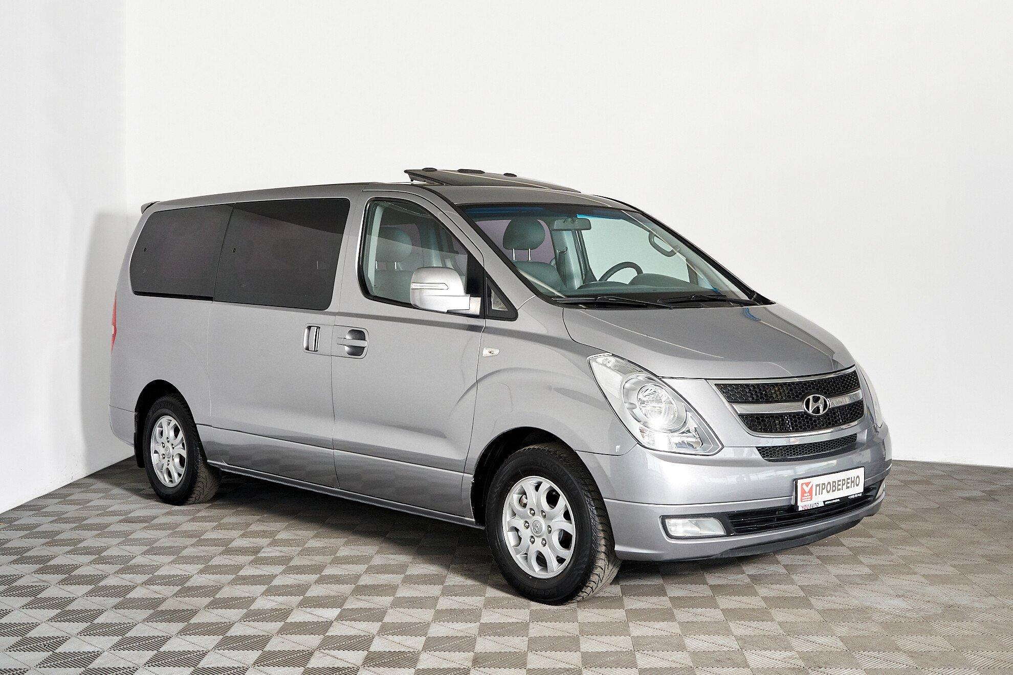 Hyundai Grand Starex 2012, серебряный