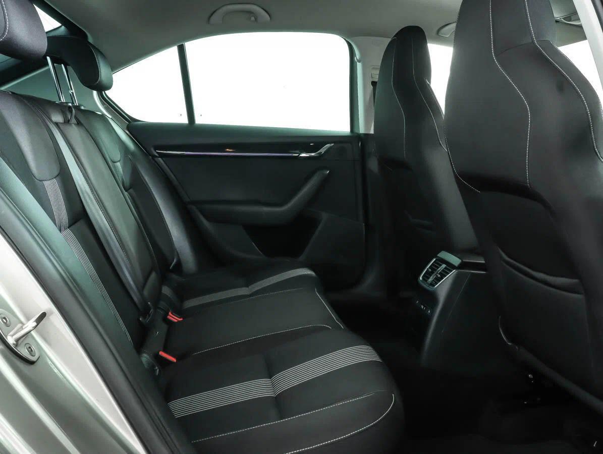 Skoda Octavia 2019, бежевый