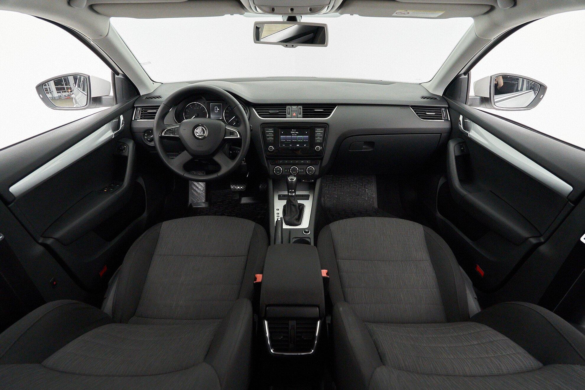 Skoda Octavia 2014, белый