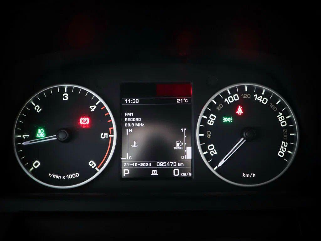 Land Rover Discovery 2016, коричневый