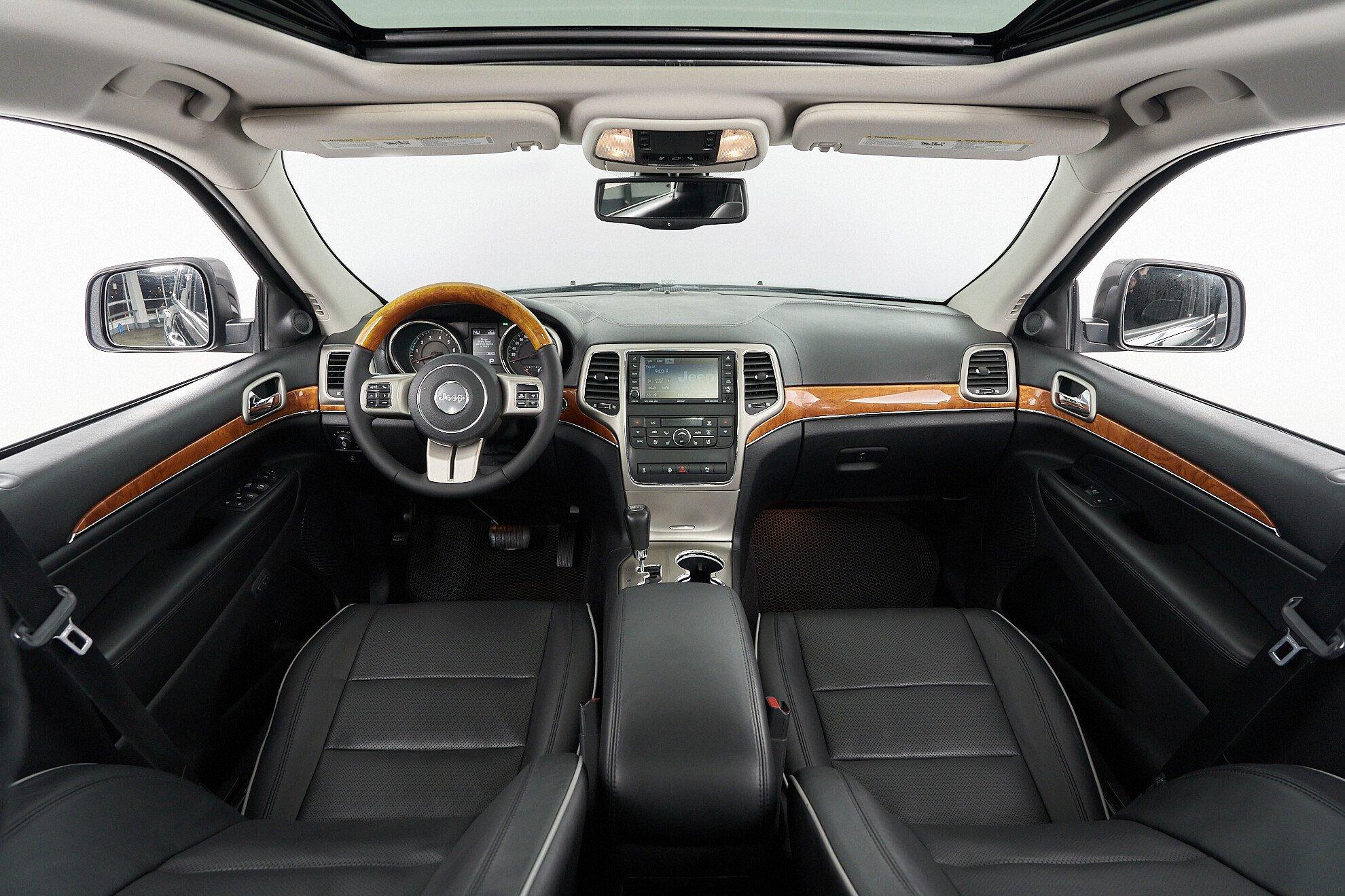 Jeep Grand Cherokee 2010, черный