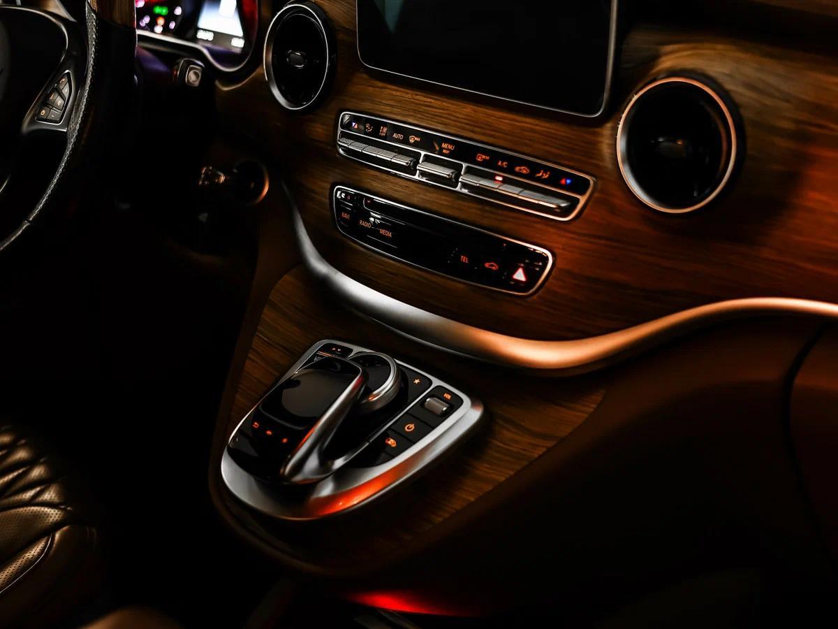 Mercedes-Benz V-Класс 2019, черный