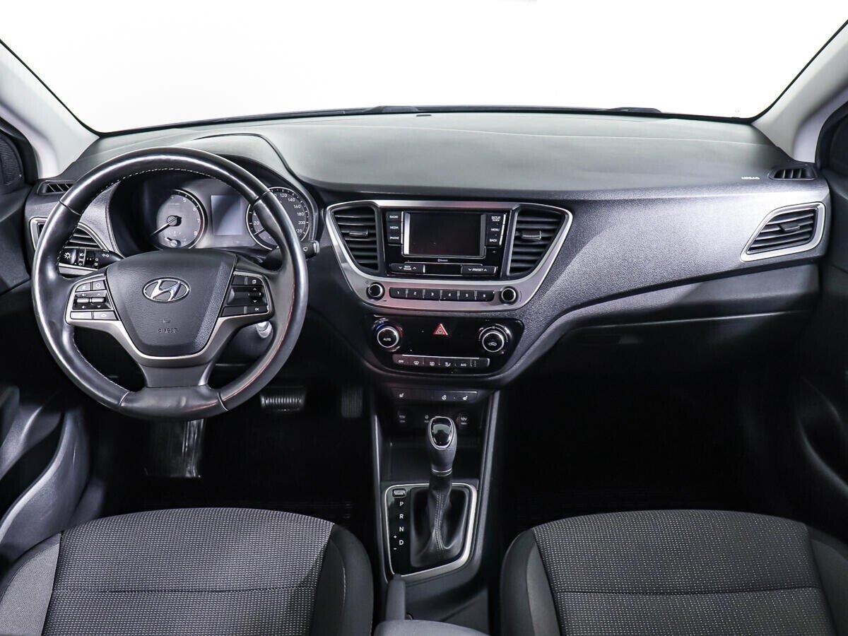 Hyundai Solaris 2019, серый