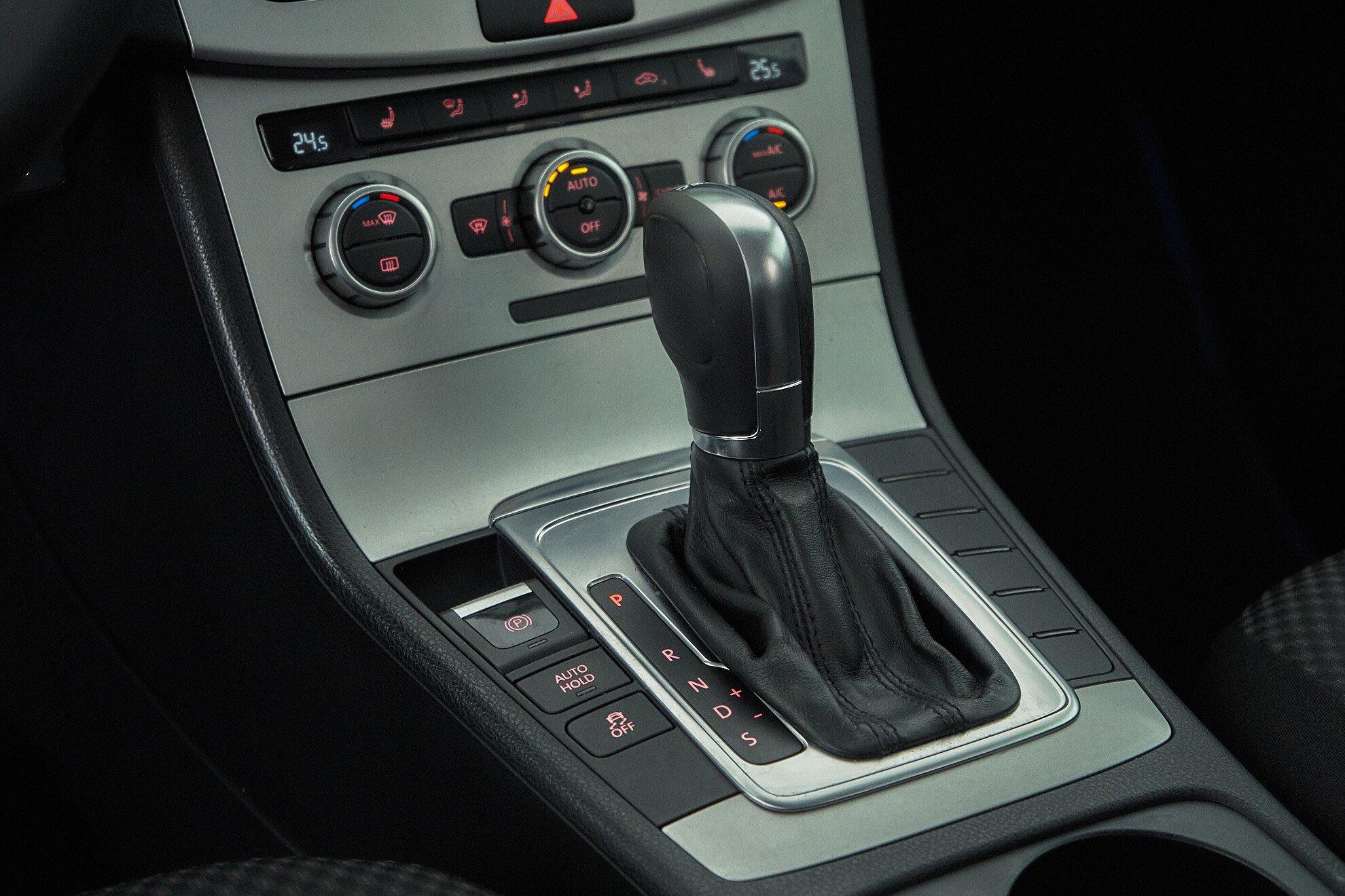 Volkswagen Passat 2012, синий