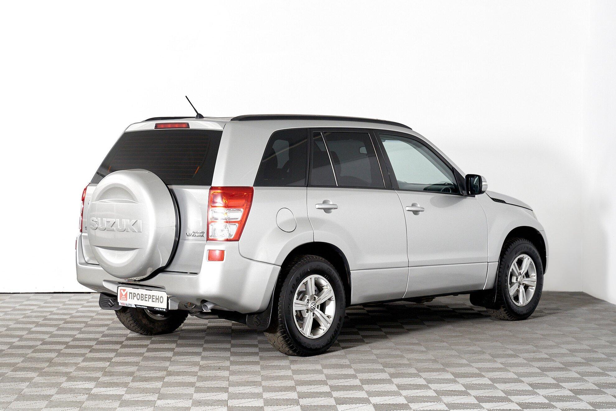 Suzuki Grand Vitara 2010, серебряный