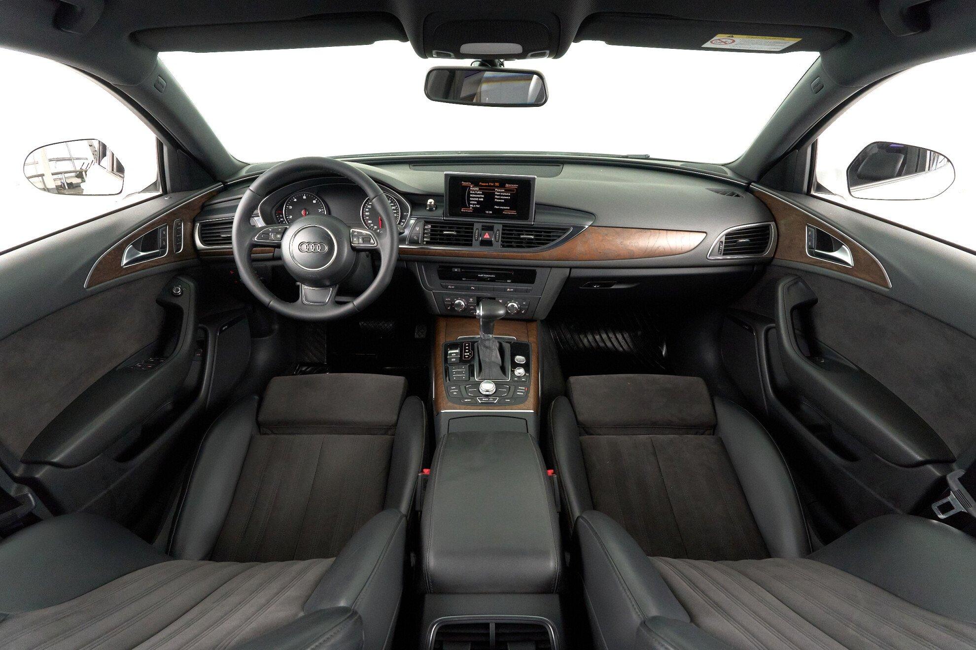 Audi A6 2011, белый