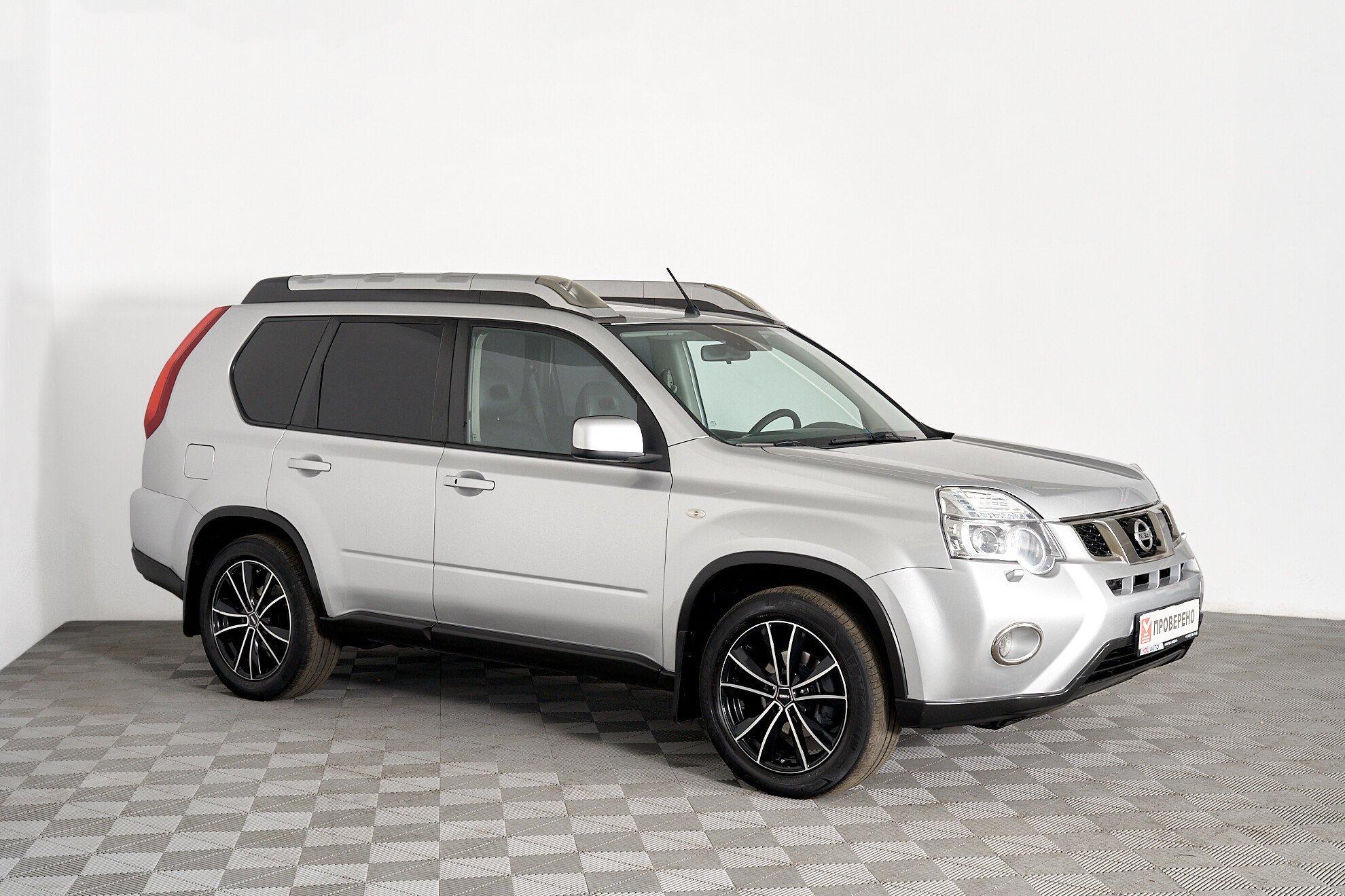 Nissan X-Trail 2011, серебряный