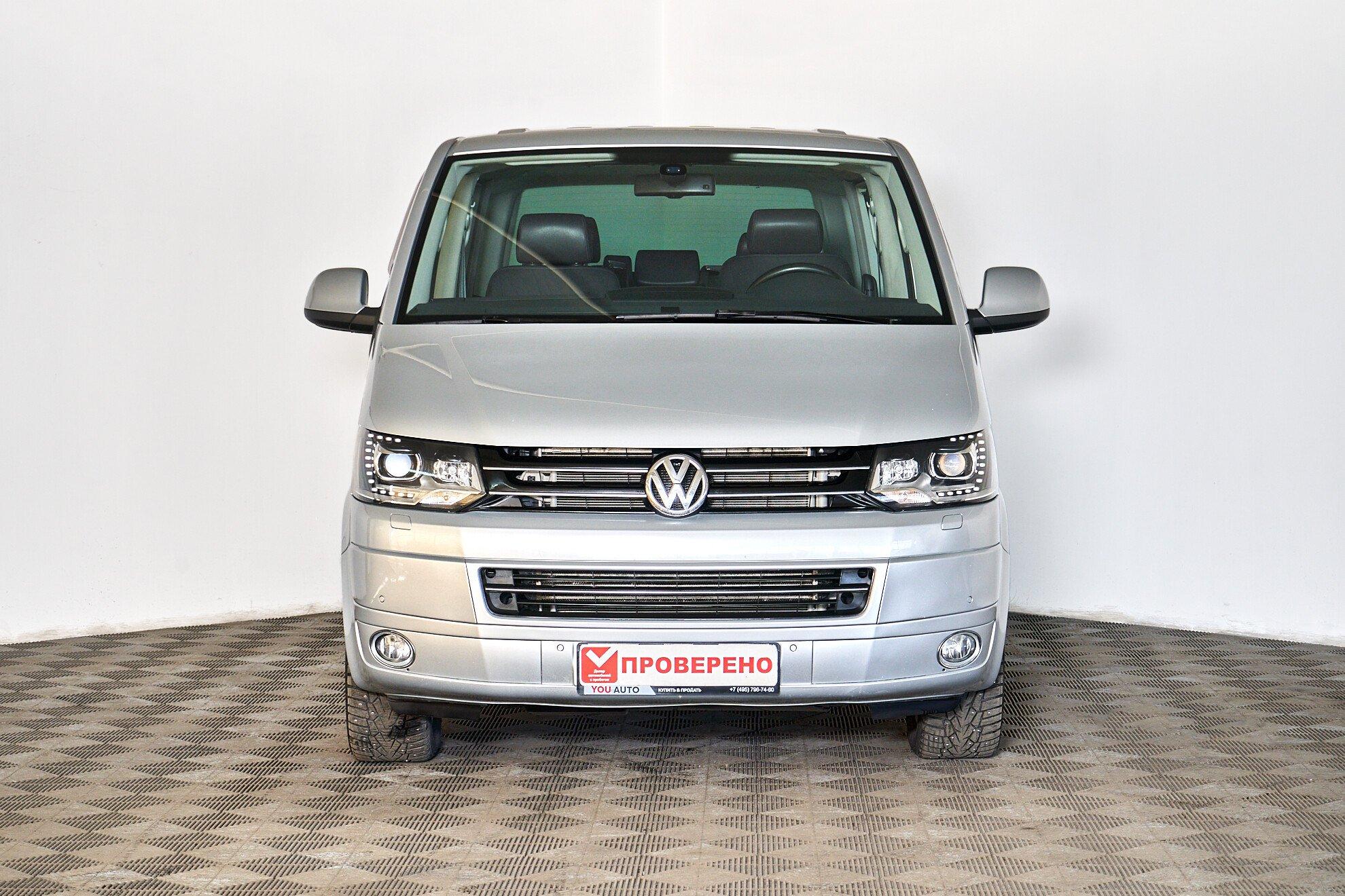 Volkswagen Multivan 2013, серебряный