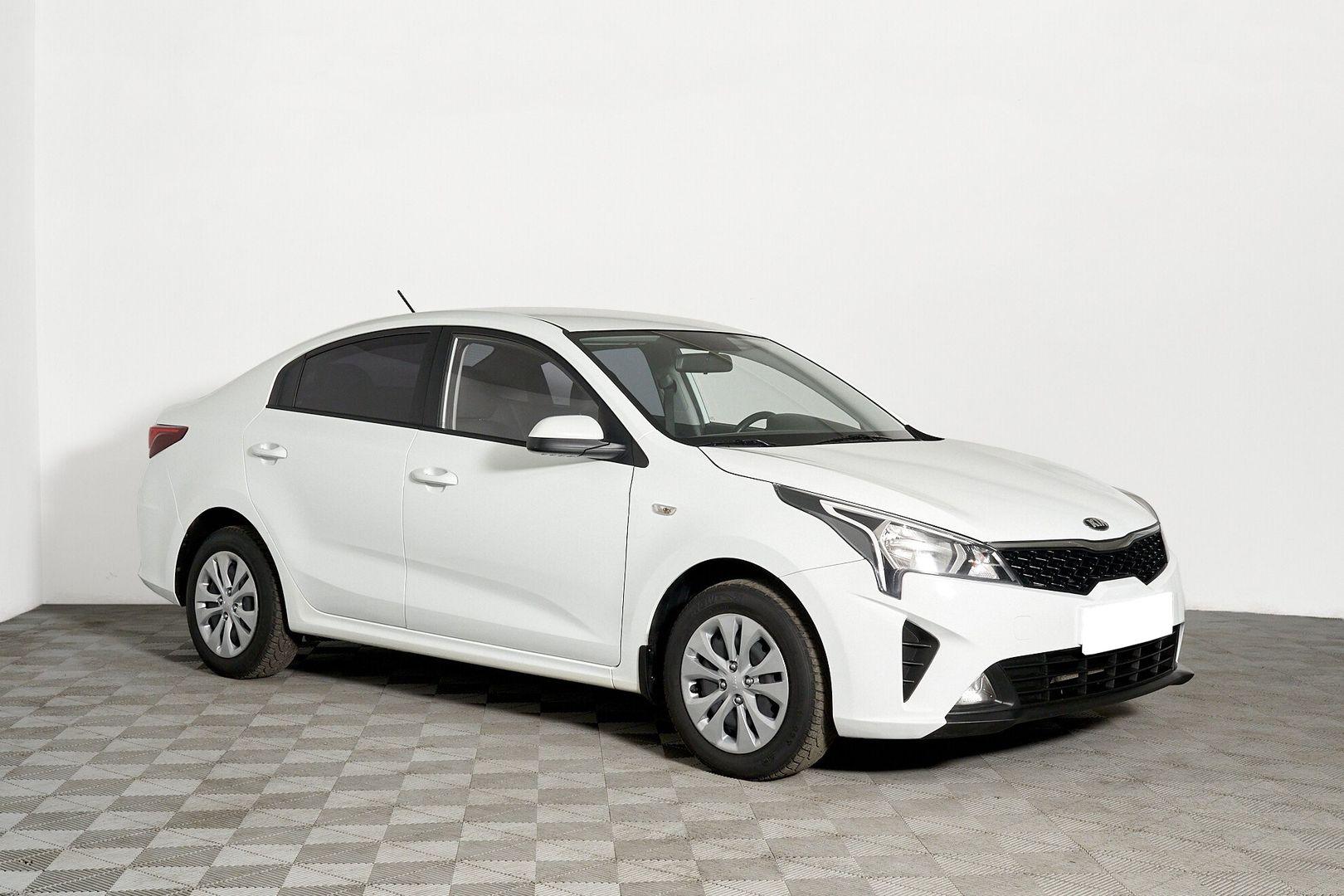 Kia Rio 2022, белый