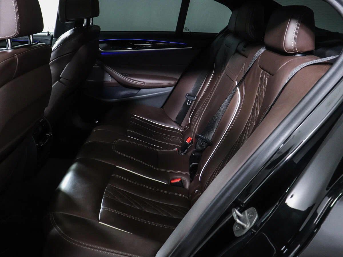 BMW 5 серии 2021, черный