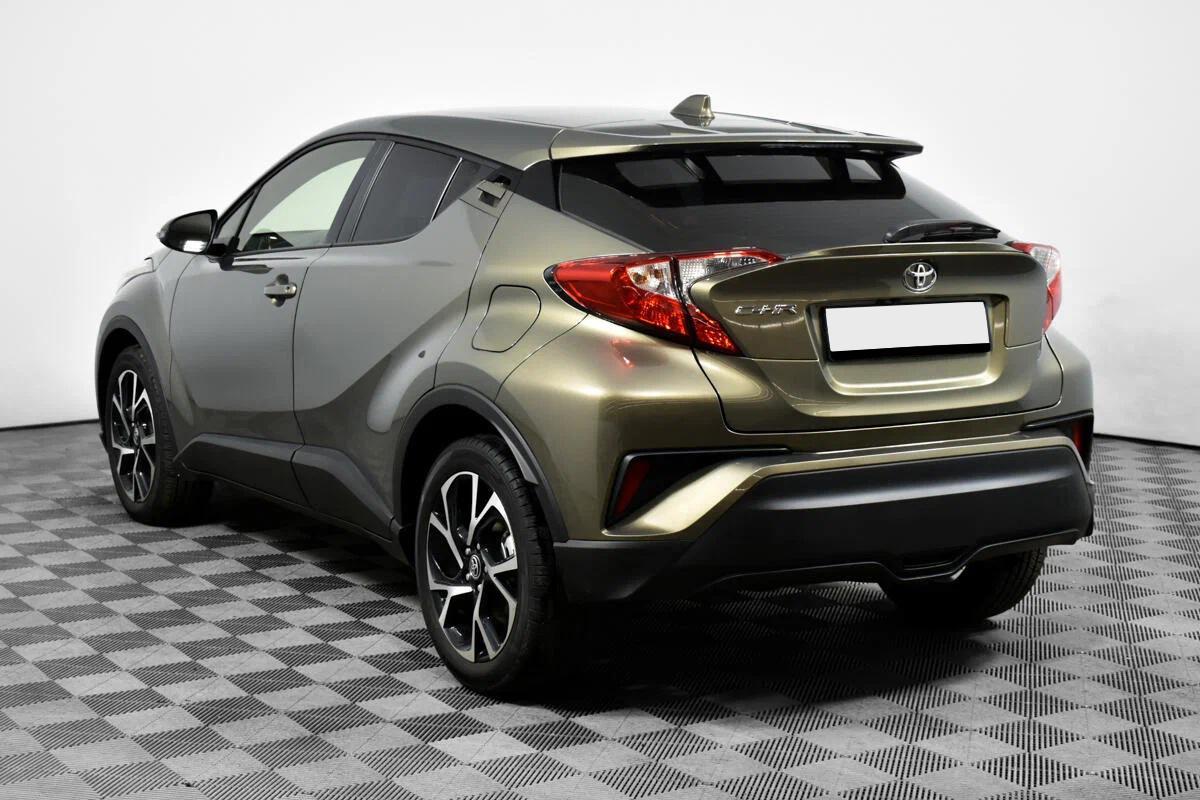 Toyota C-HR 2021, зеленый