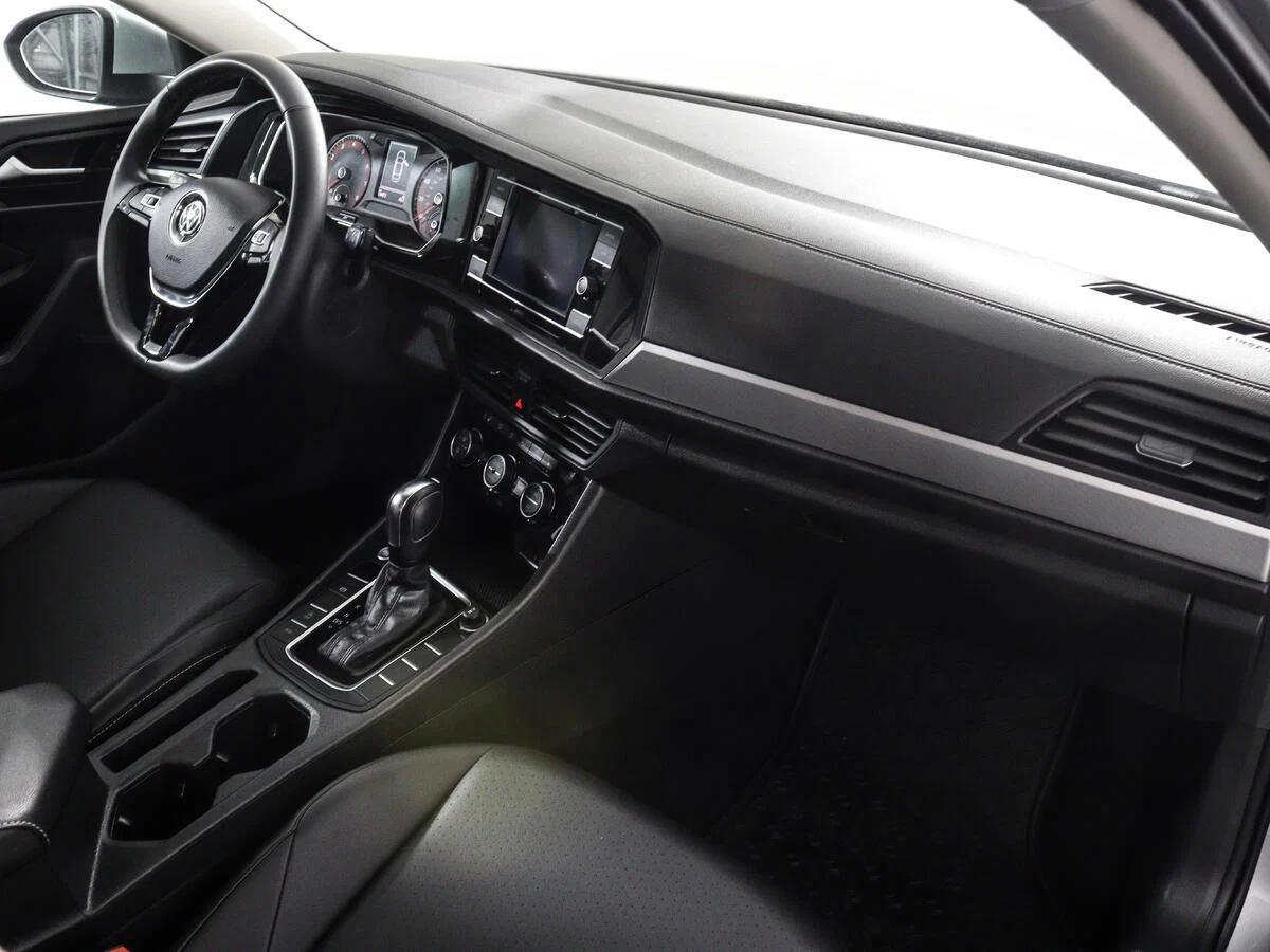 Volkswagen Jetta 2021, серый