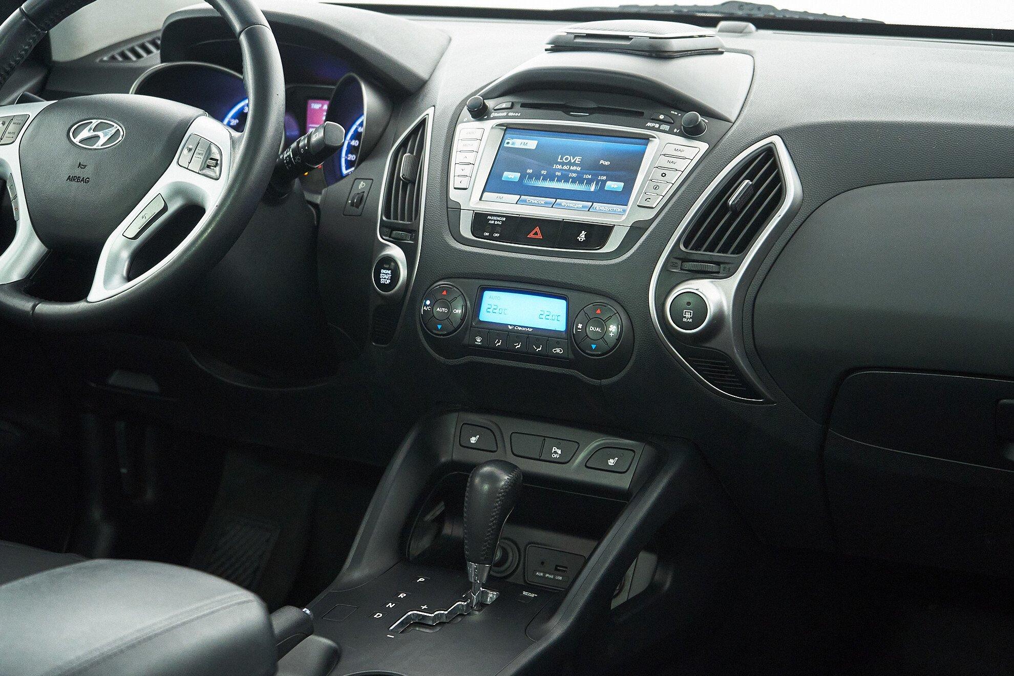 Hyundai ix35 2010, красный