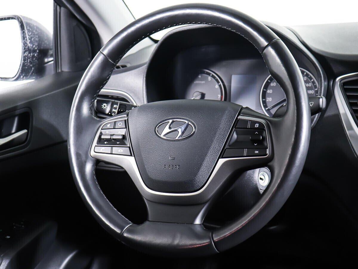 Hyundai Solaris 2019, серый