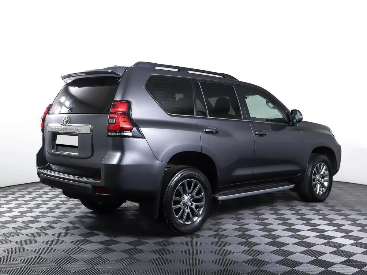 Toyota Land Cruiser Prado 2018, серый