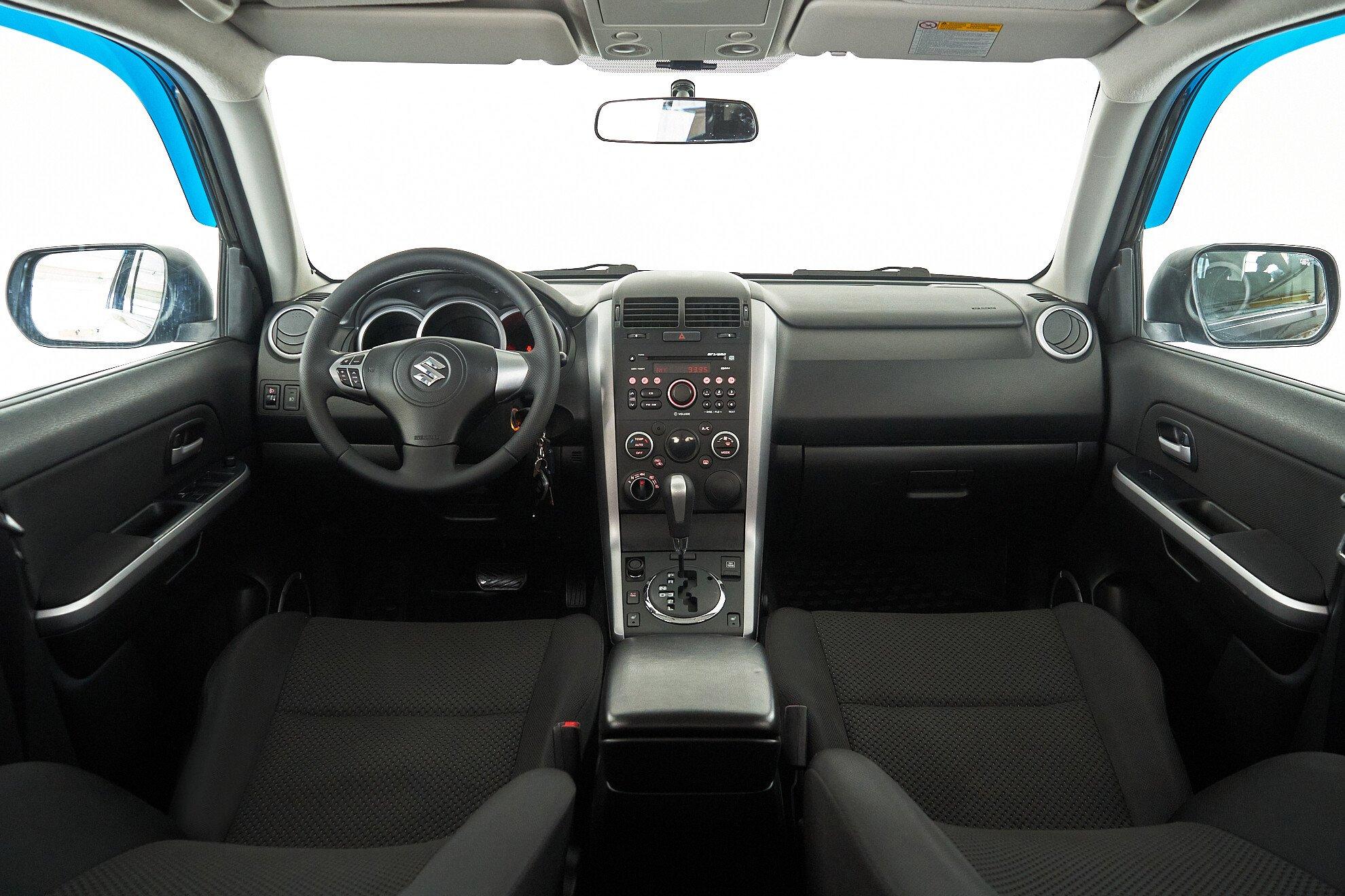 Suzuki Grand Vitara 2011, черный