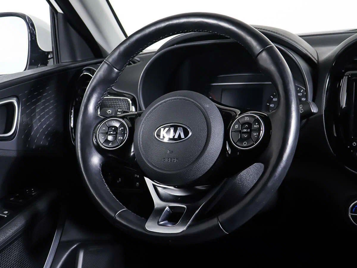 Kia Soul 2021, белый