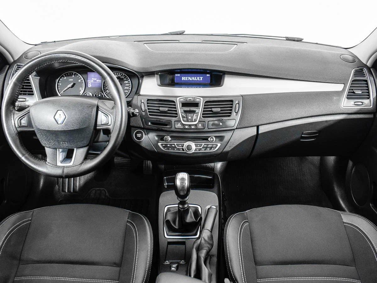 Renault Laguna 2012, белый