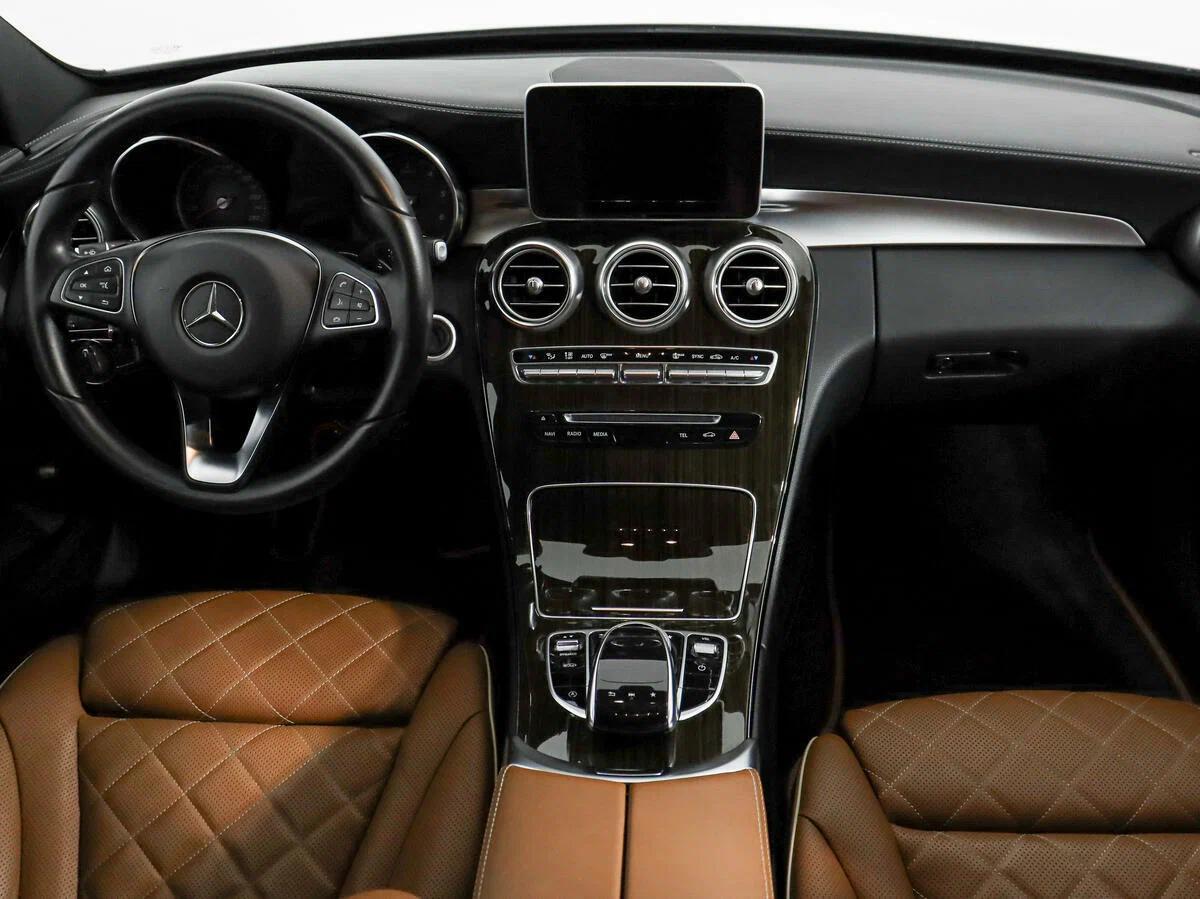 Mercedes-Benz C-Класс 2018, белый
