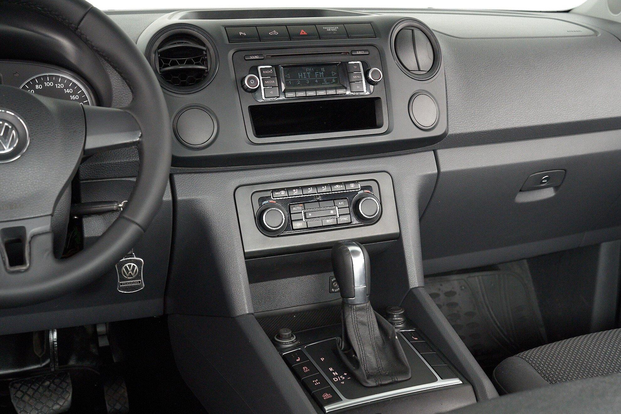 Volkswagen Amarok 2013, серебряный