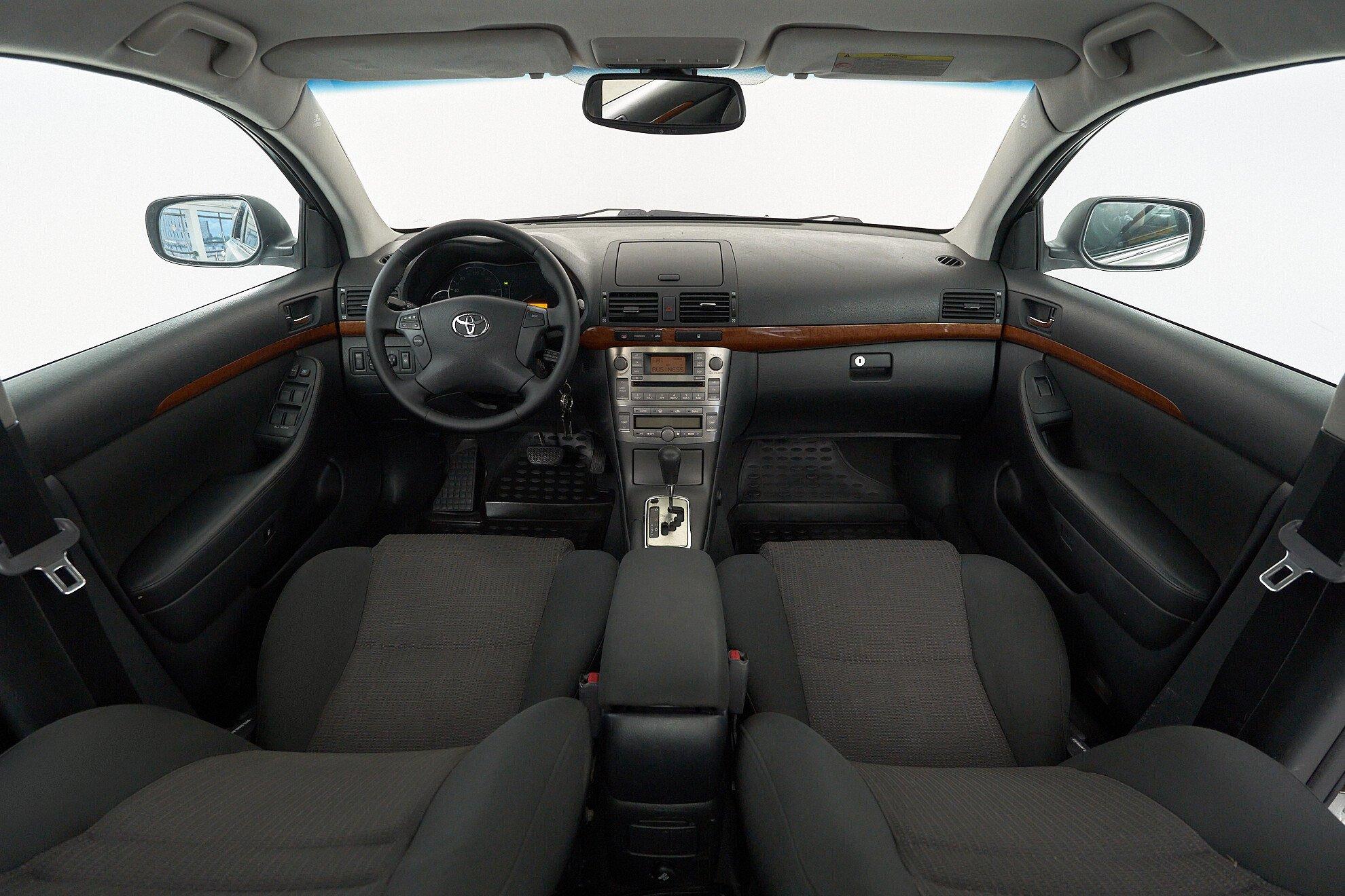 Toyota Avensis 2008, серебряный