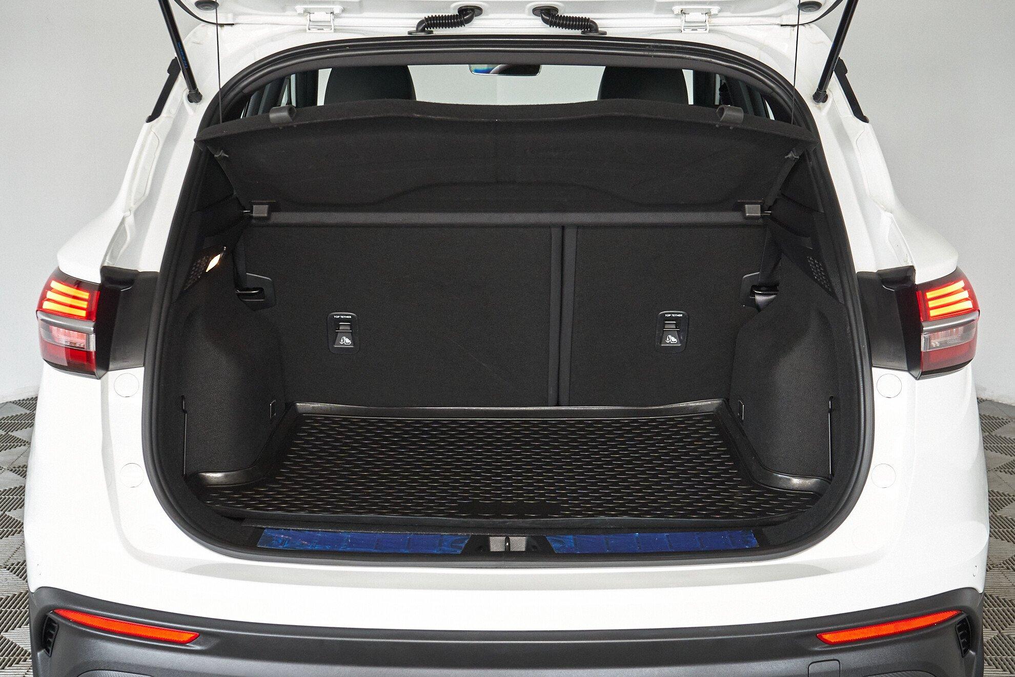 Geely Coolray 2022, белый
