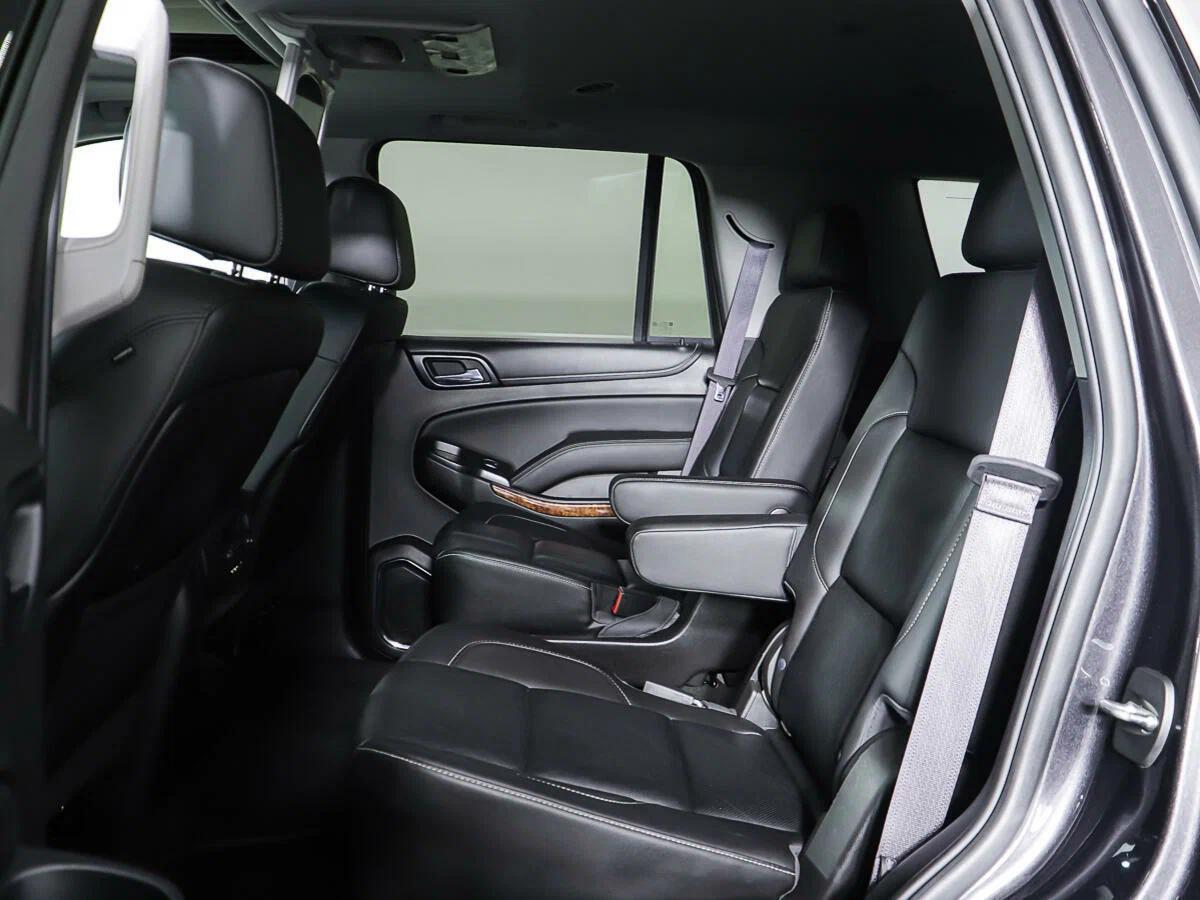 Chevrolet Tahoe 2015, серый