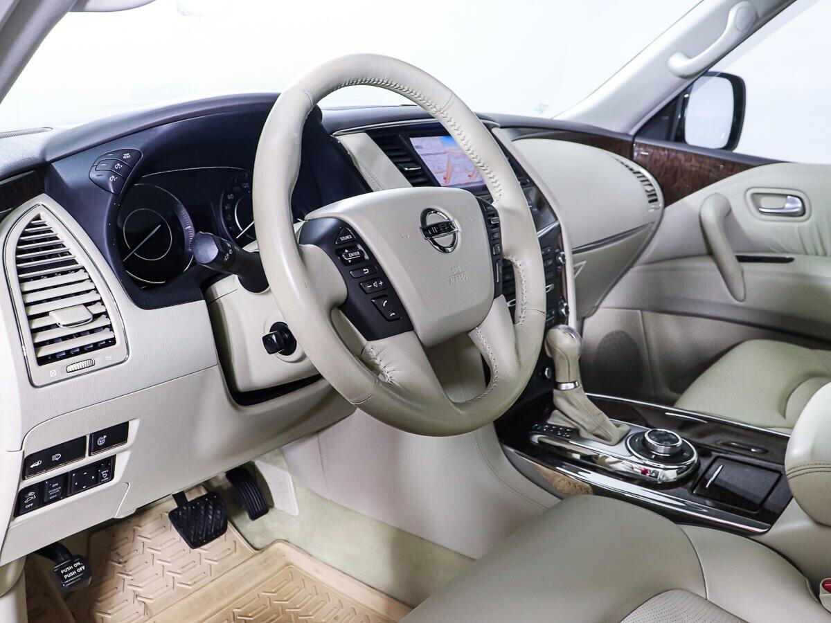 Nissan Patrol 2013, бежевый