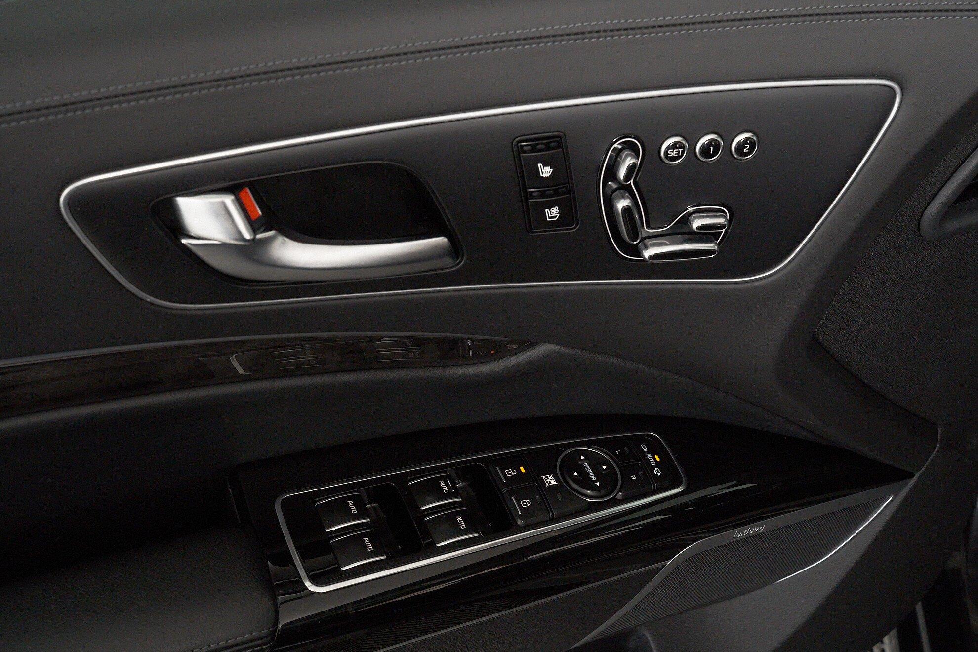 Kia Quoris 2017, серый