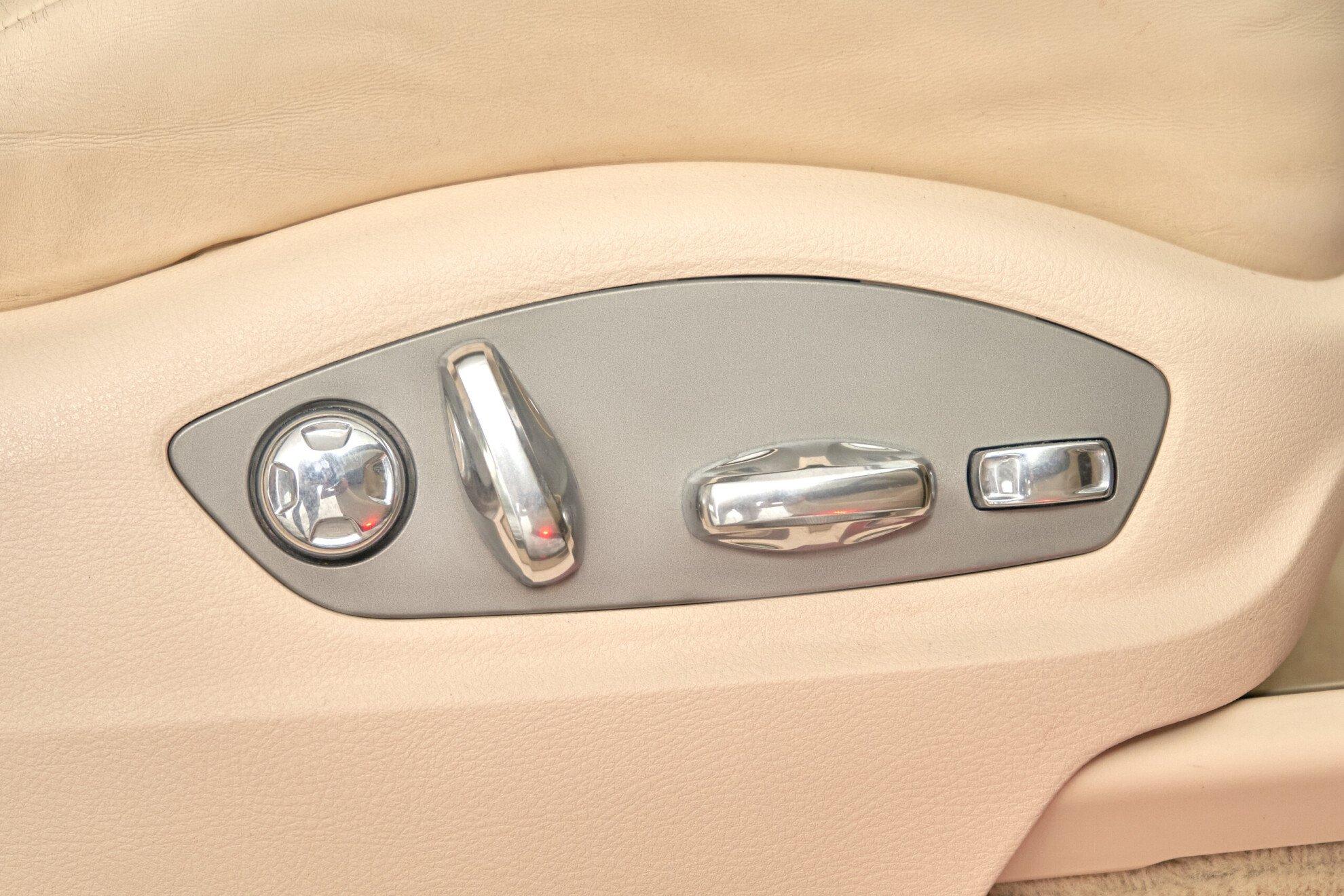Porsche Cayenne 2012, черный