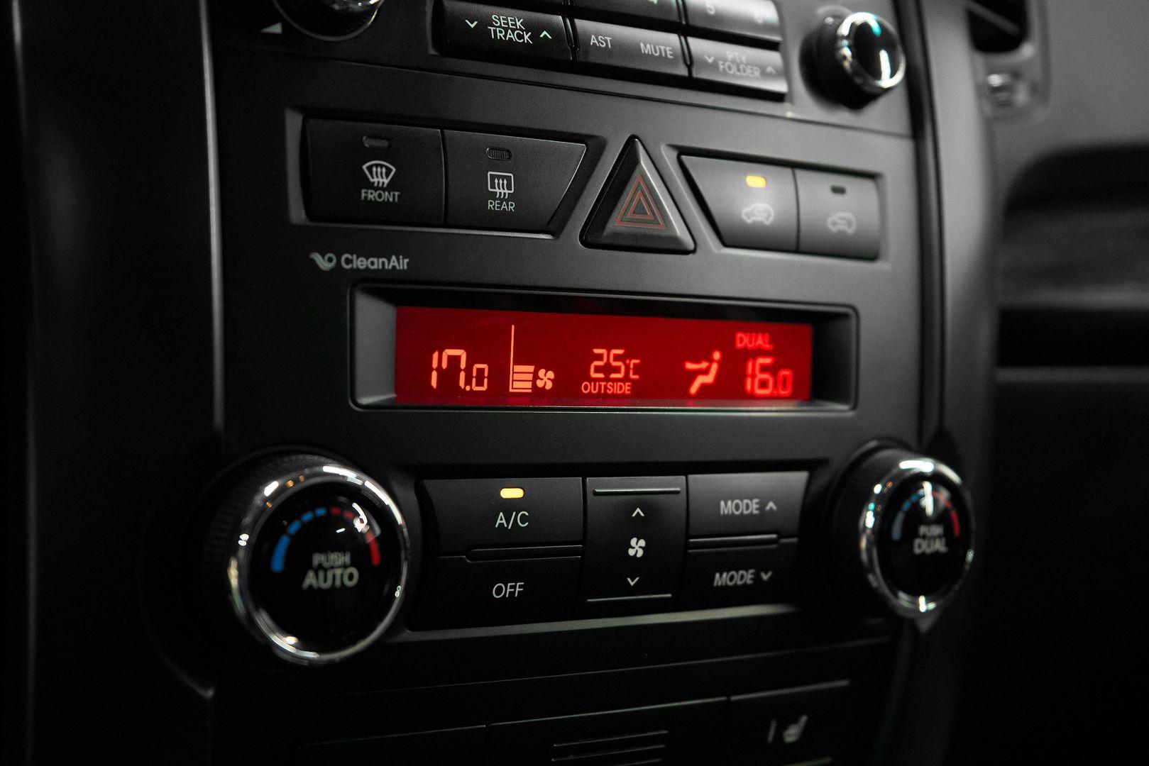 Kia Sorento 2010, черный