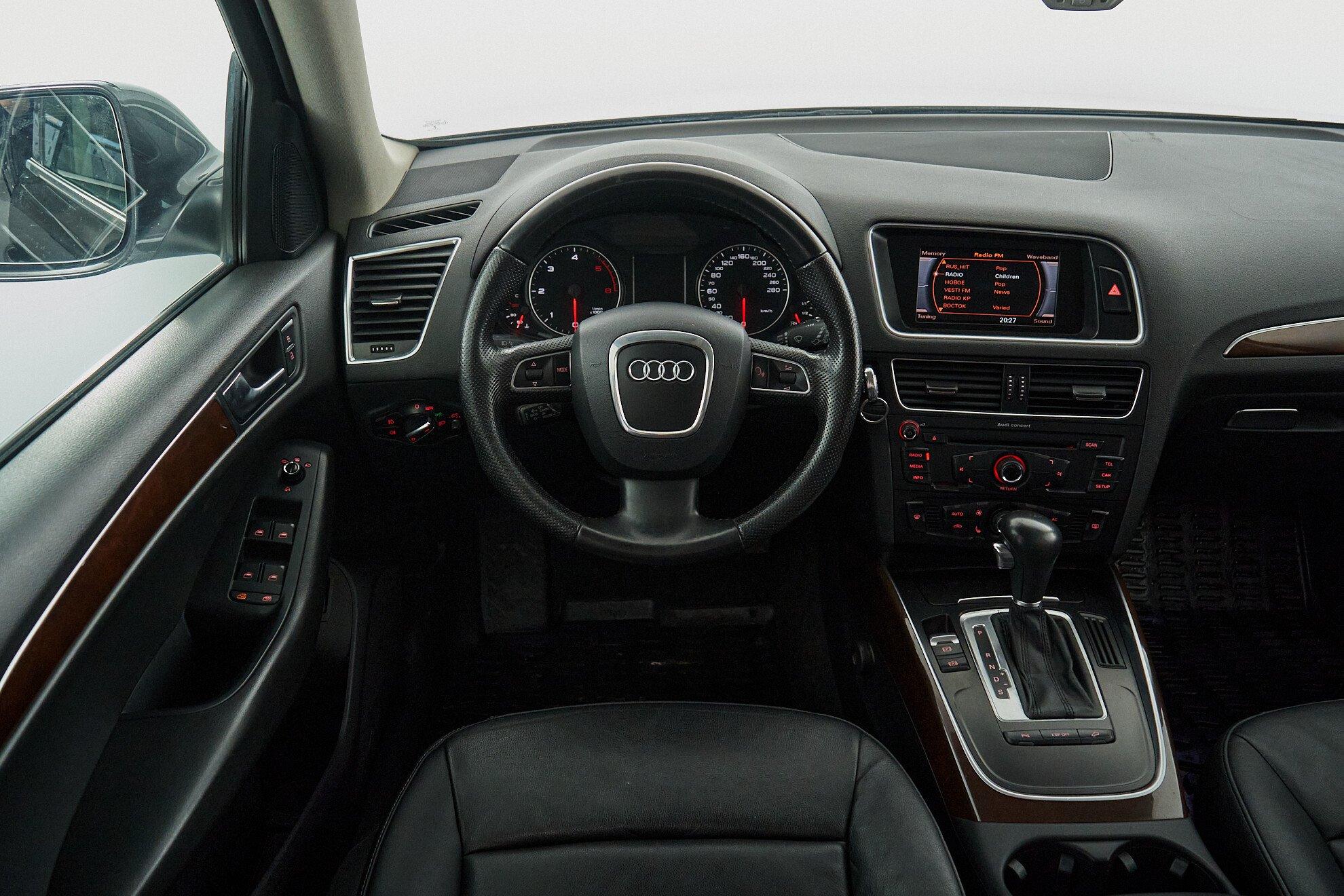 Audi Q5 2009, черный