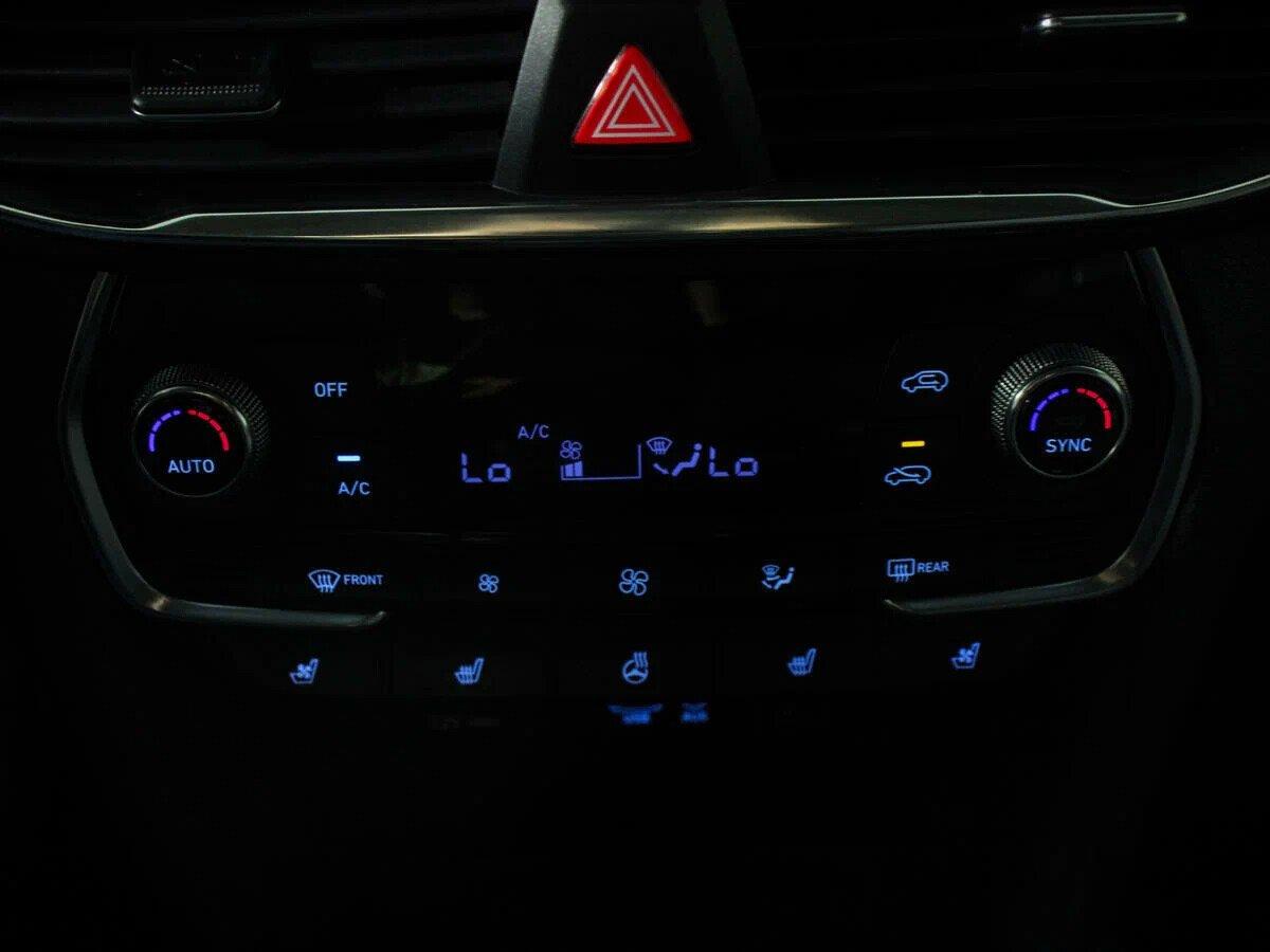 Hyundai Santa Fe 2019, белый