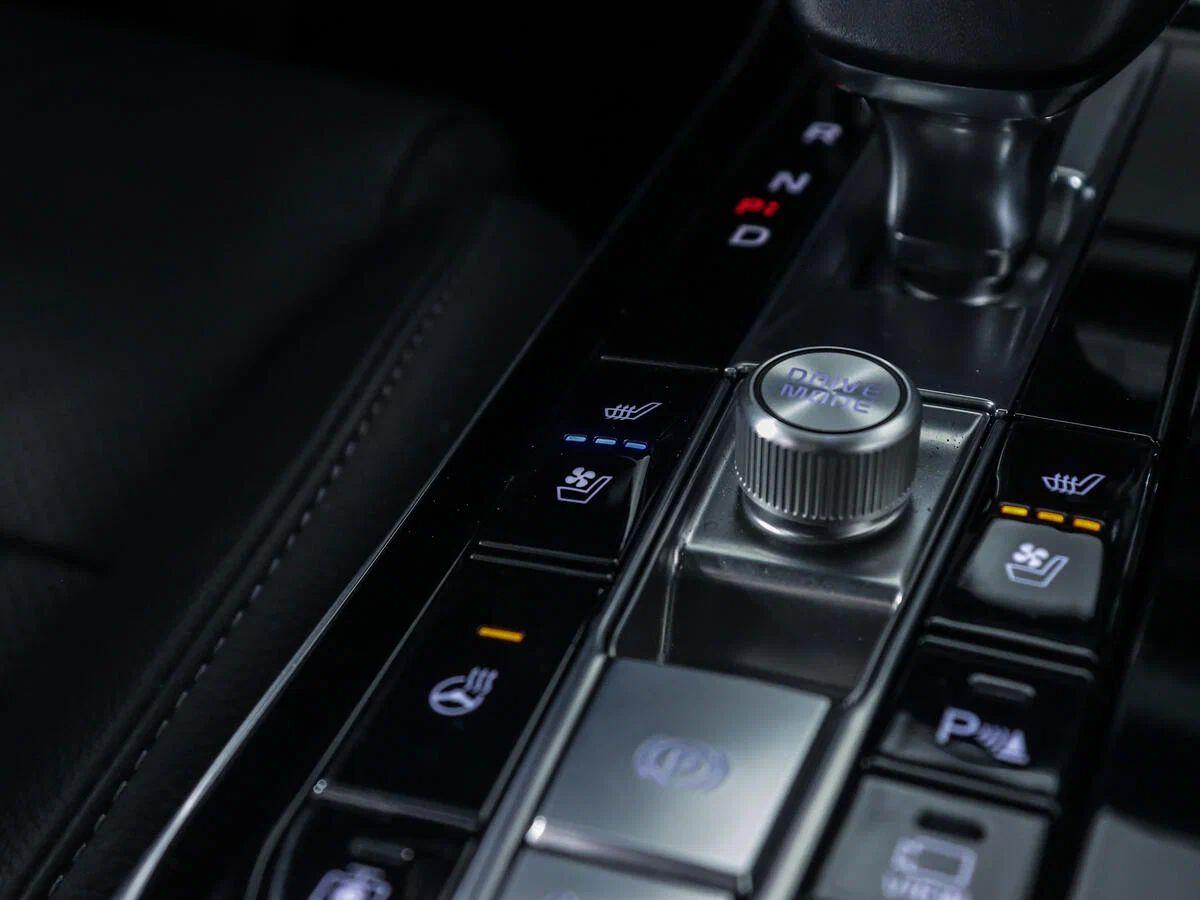 Kia K7 2019, белый