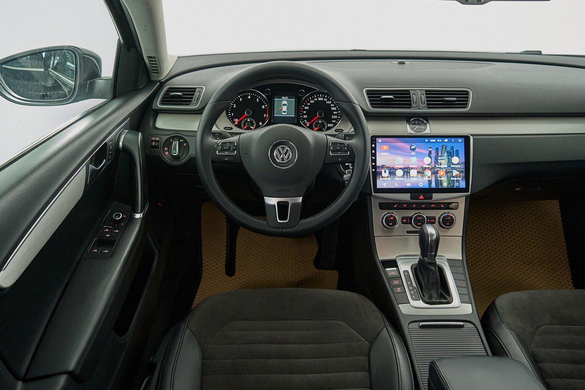 Volkswagen Passat 2013, черный
