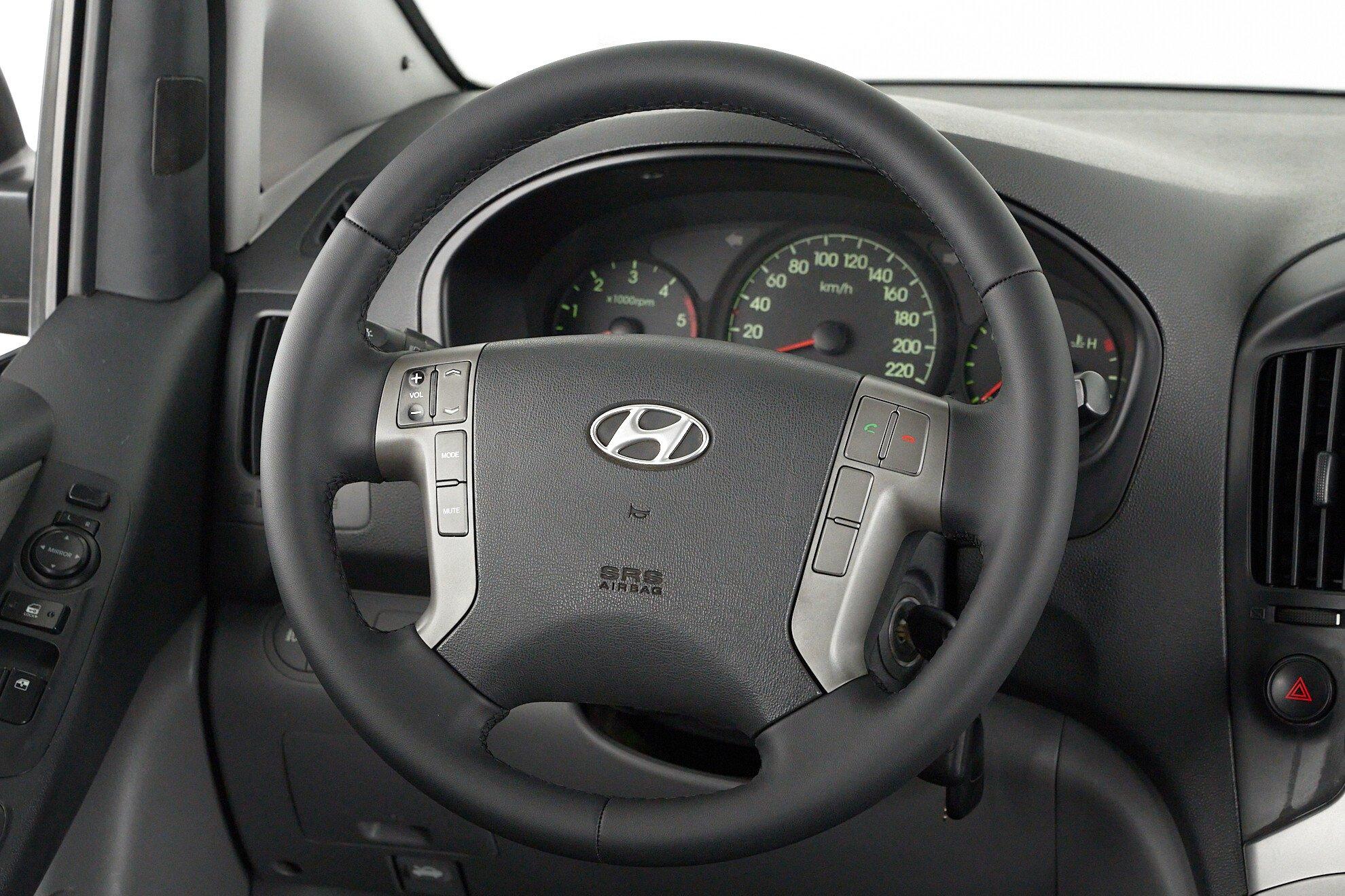 Hyundai Grand Starex 2011, черный