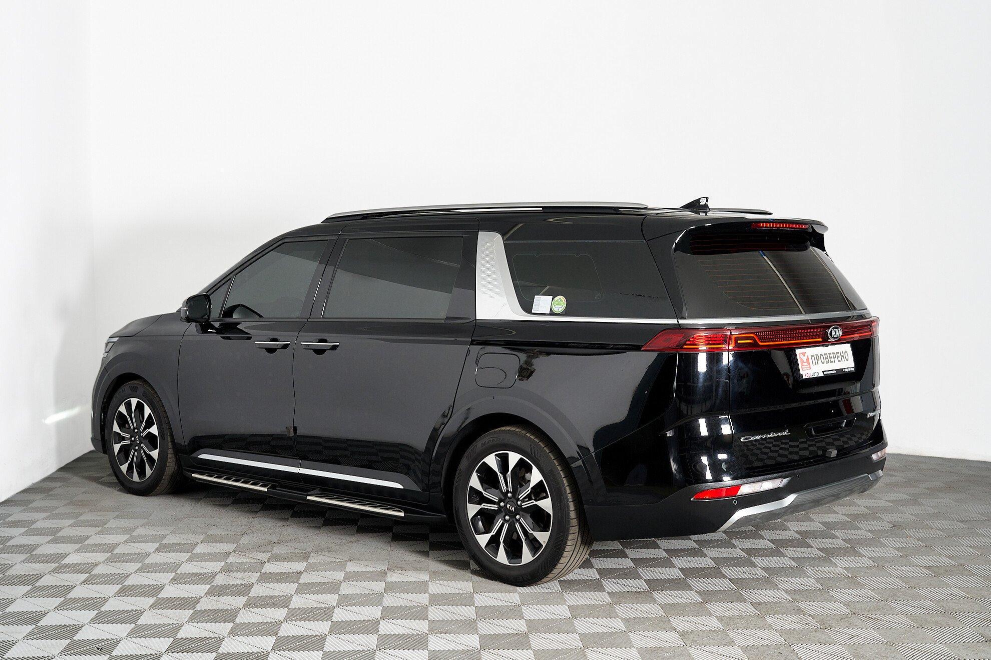 Kia Carnival 2022, черный