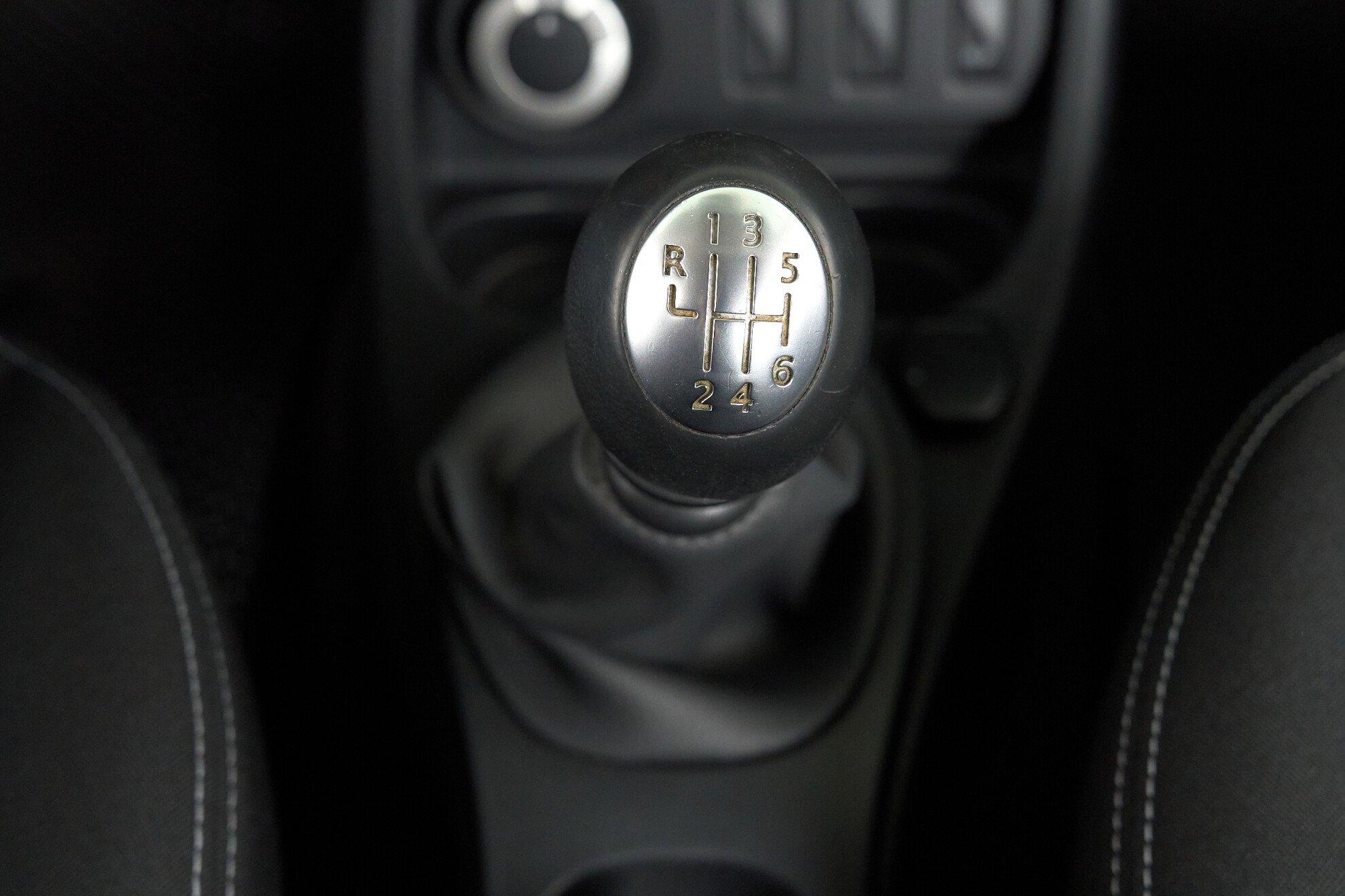 Renault Duster 2015, зеленый