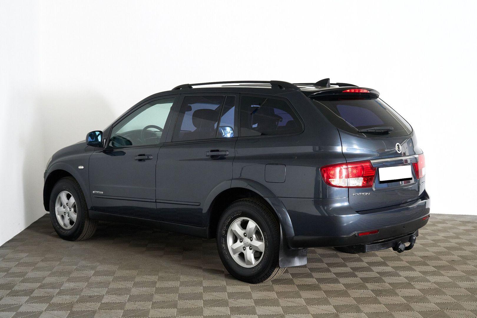 SsangYong Kyron 2015, серый