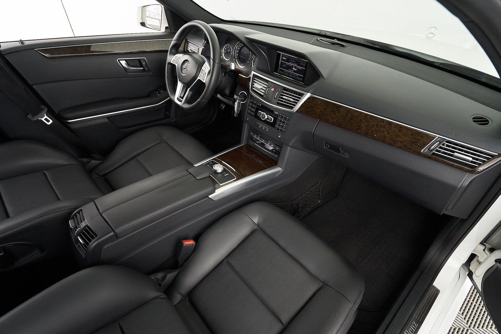 Mercedes-Benz E-Класс 2012, белый