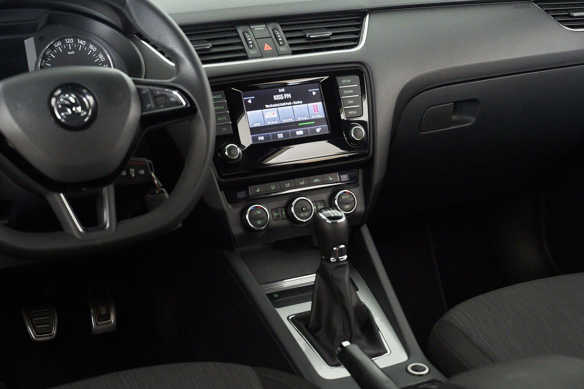 Skoda Octavia 2014, черный