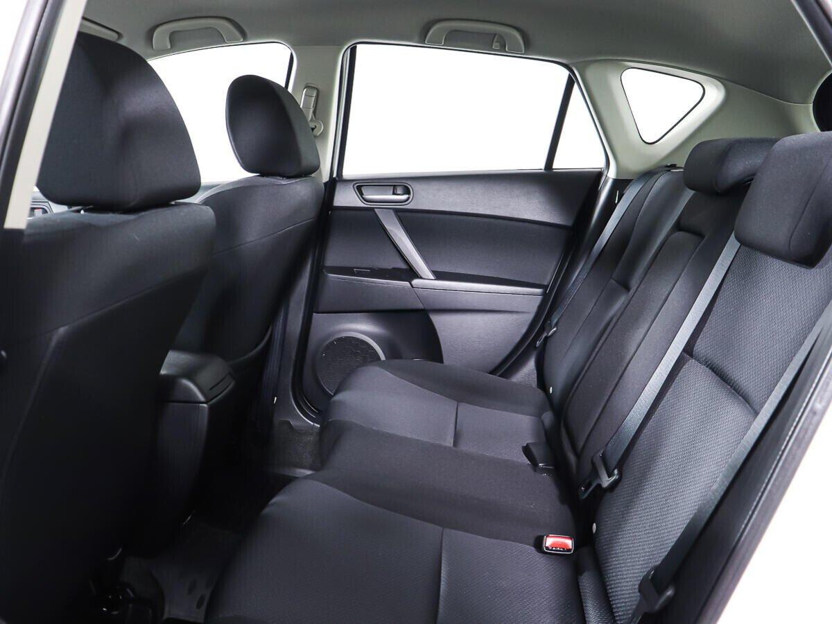 Mazda 3 2013, белый